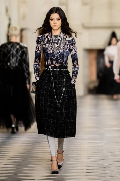 Look 64